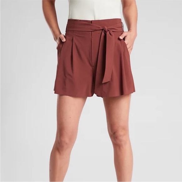 Athleta Pants - Athleta Skyline Short II Size 16